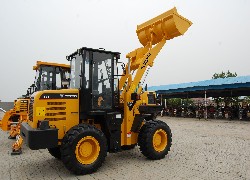 Продажа китайского фронтального погрузчика Foton Lovol FL920-II в Казахстане за 000 $. Фотография 166 Купить фронтальный погрузчик Foton Lovol (Китай) в Алматы, модель FL920-II, цена DDP: 000 $. Фото 166