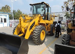 Продажа китайского фронтального погрузчика Foton Lovol FL936E в Казахстане за 000 $. Фотография 29 Купить фронтальный погрузчик Foton Lovol (Китай) в Алматы, модель FL936E, цена DDP: 000 $. Фото 29