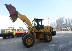 Продажа китайского фронтального погрузчика Foton Lovol FL936E в Казахстане за 000 $. Фотография 74 Купить фронтальный погрузчик Foton Lovol (Китай) в Алматы, модель FL936E, цена DDP: 000 $. Фото 74