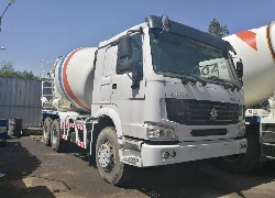 Продажа китайского автобетоносмесителя 9 куб.м ZOOMLION, на шасси HOWO,  в Казахстане за 000 $. Фотография 5 Купить автобетоносмеситель ZOOMLION, на шасси HOWO, (Китай) в Алматы, модель 9 куб.м, цена DDP: 000 $. Фото 5