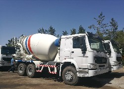 Бетоносмесители самоходные, марки ZOOMLION, производства Китай купить в Казахстане (Астана, Алматы, Караганда) и СНГ. Продажа автобетоносмесителя ZOOMLION, объемом бака 14 м³, параметры автобетоносмесителей