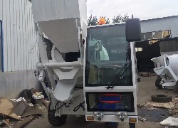 Купить автобетоносмеситель с самозагрузкой LUZUN (Китай) в Алматы, модель JBC 1.0R, угол разгрузки в двух направлениях 270º, цена DDP: 000 $. Фото 3