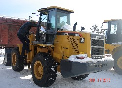 Купить фронтальный погрузчик Foton Lovol (Китай) в Алматы, модель FL935E, цена DDP: 000 $. Фото 45