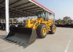 Купить фронтальный погрузчик Foton Lovol (Китай) в Алматы, модель FL955F-II, цена DDP: 000 $. Фото 8