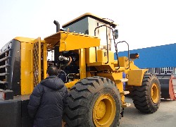 Купить фронтальный погрузчик Foton Lovol (Китай) в Алматы, модель FL955F-II, цена DDP: 000 $. Фото 56