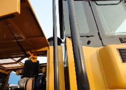 Купить фронтальный погрузчик Foton Lovol (Китай) в Алматы, модель FL955F-II, цена DDP: 000 $. Фото 78