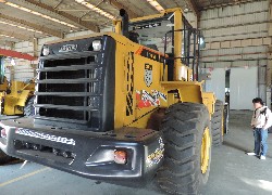 Купить фронтальный погрузчик Foton Lovol (Китай) в Алматы, модель FL956F-II, цена DDP: 000 $. Фото 100