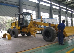 Купить грейдер Foton Lovol (Китай) в Алматы, модель FPY220C, цена DDP: 000 $. Фото 1