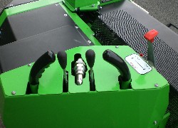 Купить измельчитель веток самоходный гусеничный GreenMech, QuadTruck 160, SafeTruck 19-28 в Алматы, цена: 000 $, рассрочка - 6 месяцев. Фото 2