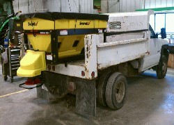 Продажа американского пескоразбрасывательа SnowEX, модель для установки в кузов в Казахстане за 000 $. Фотография 2 Купить пескоразбрасыватель SnowEX, модель для установки в кузов в Алматы, цена: 000 $, рассрочка - 6 месяцев. Фото 2