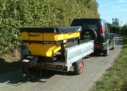 Продажа американского пескоразбрасывательа SnowEX, модель для установки в кузов в Казахстане за 000 $. Фотография 3 Купить пескоразбрасыватель SnowEX, модель для установки в кузов в Алматы, цена: 000 $, рассрочка - 6 месяцев. Фото 3