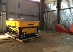 Продажа американского пескоразбрасывательа SnowEX, модель для установки в кузов в Казахстане за 000 $. Фотография 7 Купить пескоразбрасыватель SnowEX, модель для установки в кузов в Алматы, цена: 000 $, рассрочка - 6 месяцев. Фото 7