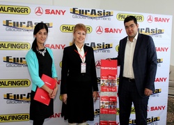 В Алматы 30 октября 2014 года прошла презентация автомобильных кранов PALFINGER SANY. Фотография 10 Презентация-выставка автокранов PALFINGER SANY в Алматы 30.10.2014. Фото 10