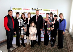 В Алматы 30 октября 2014 года прошла презентация автомобильных кранов PALFINGER SANY. Фотография 31 Презентация-выставка автокранов PALFINGER SANY в Алматы 30.10.2014. Фото 31