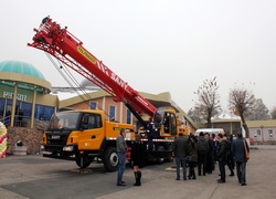 В Алматы 30 октября 2014 года прошла презентация автомобильных кранов PALFINGER SANY. Фотография 38 Презентация-выставка автокранов PALFINGER SANY в Алматы 30.10.2014. Фото 38