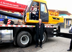 В Алматы 30 октября 2014 года прошла презентация автомобильных кранов PALFINGER SANY. Фотография 40 Презентация-выставка автокранов PALFINGER SANY в Алматы 30.10.2014. Фото 40