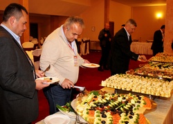 В Алматы 30 октября 2014 года прошла презентация автомобильных кранов PALFINGER SANY. Фотография 42 Презентация-выставка автокранов PALFINGER SANY в Алматы 30.10.2014. Фото 42