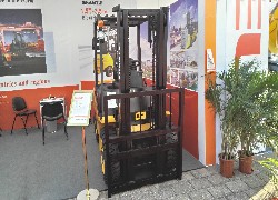 Продажа китайского дизельного вилочного погрузчика (автопогрузчика) Shantui SF30 в Казахстане за 000 $. Фотография 1 Купить дизельный вилочный погрузчик (автопогрузчик) Shantui (Китай) в Алматы, модель SF30, цена DDP: 000 $. Фото 1